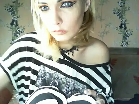 WildMissNiks online show from 07-21-26, 06:38