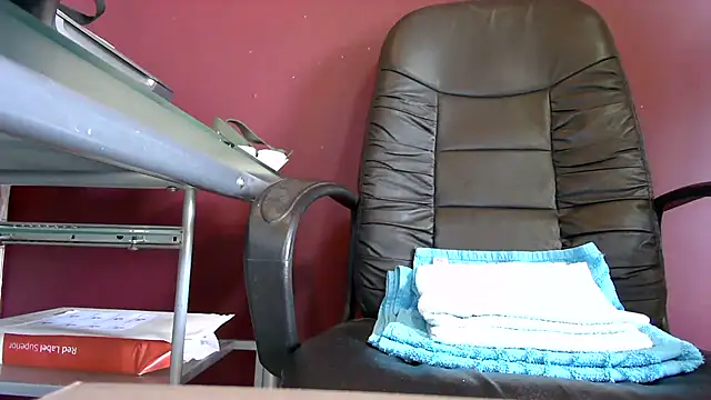 Snapshot of riverside197575 chatting on 04-06-26, 12:06 riverside197575 online show from 04-06-26, 12:06