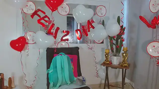 Snapshot of Selenna01 chatting on 02-14-25, 01:40 Selenna01 online show from 02-14-25, 01:40