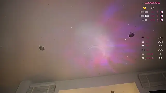 Snapshot of Amylittlestar chatting on 11-02-25, 11:18 Amylittlestar online show from 11-02-25, 11:18