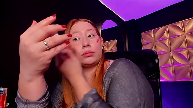 hannamartinn online show from 09-17-25, 03:03