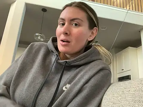 Snapshot of Alyssa_rhoades chatting on 01-19-25, 11:10 Alyssa rhoades online show from 01-19-25, 11:10