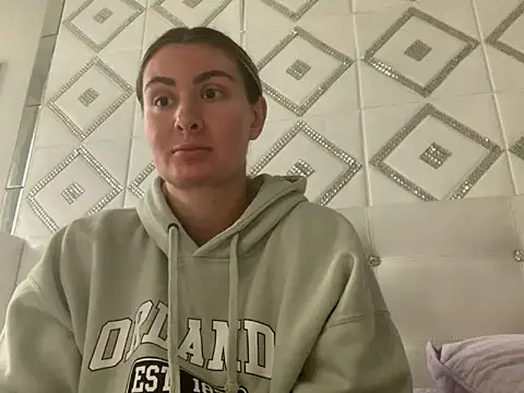 Snapshot of Alyssa_rhoades chatting on 01-26-25, 08:13 Alyssa rhoades online show from 01-26-25, 08:13