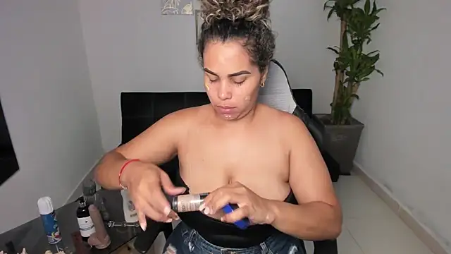 alyssannVhm online show from 02-02-25, 07:25