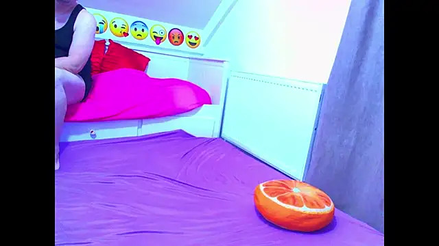 Snapshot of evehotty chatting on 11-18-25, 08:02 evehotty online show from 11-18-25, 08:02