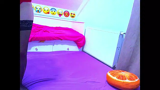 Snapshot of evehotty chatting on 12-02-25, 08:04 evehotty online show from 12-02-25, 08:04