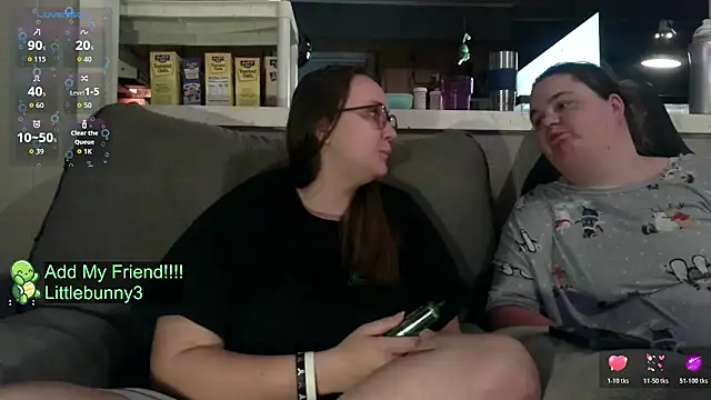 Snapshot of ZeTurtleMaster chatting on 10-22-25, 12:11 ZeTurtleMaster online show from 10-22-25, 12:11