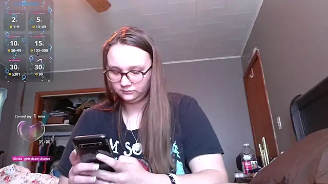 Snapshot of ZeTurtleMaster chatting on 11-14-25, 07:01 ZeTurtleMaster online show from 11-14-25, 07:01