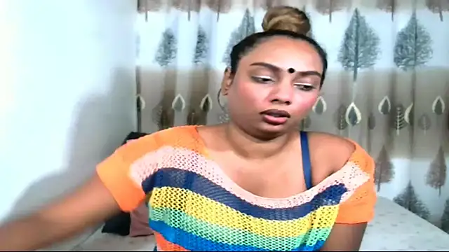 Snapshot of sexyindianchic chatting on 01-31-25, 09:05 sexyindianchic online show from 01-31-25, 09:05