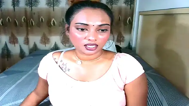 Snapshot of sexyindianchic chatting on 03-06-25, 05:54 sexyindianchic online show from 03-06-25, 05:54