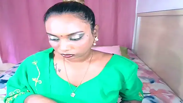 Snapshot of sexyindianchic chatting on 03-22-25, 09:13 sexyindianchic online show from 03-22-25, 09:13