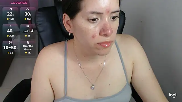 Snapshot of spicey_latina chatting on 05-15-26, 07:32 spicey latina online show from 05-15-26, 07:32
