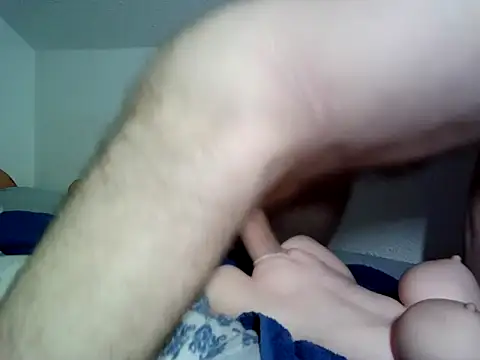 Snapshot of mopa81 chatting on 03-12-25, 11:12 mopa81 online show from 03-12-25, 11:12