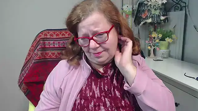 Adelewildx online show from 11-05-25, 04:01