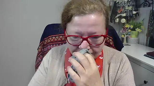 Adelewildx online show from 11-10-25, 05:06