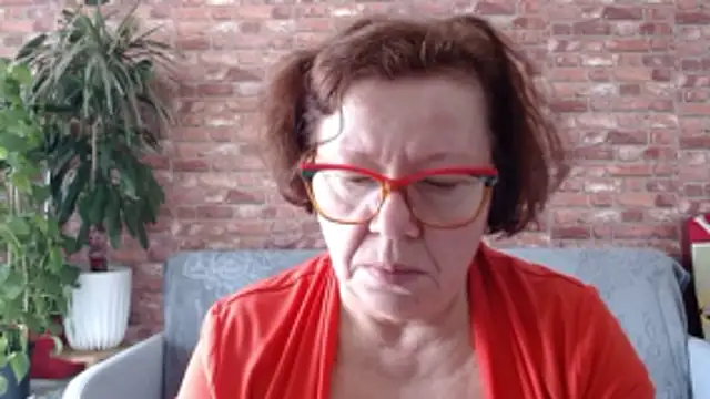 Adelewildx online show from 04-12-26, 09:58