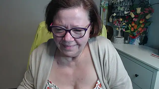 Snapshot of Adelewildx chatting on 04-29-26, 03:43 Adelewildx online show from 04-29-26, 03:43