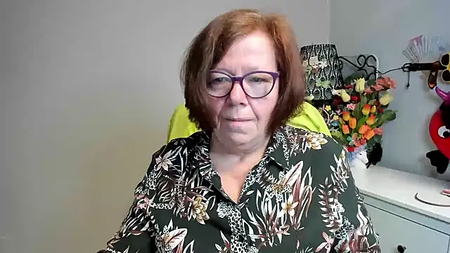 Snapshot of Adelewildx chatting on 05-19-26, 03:46 Adelewildx online show from 05-19-26, 03:46