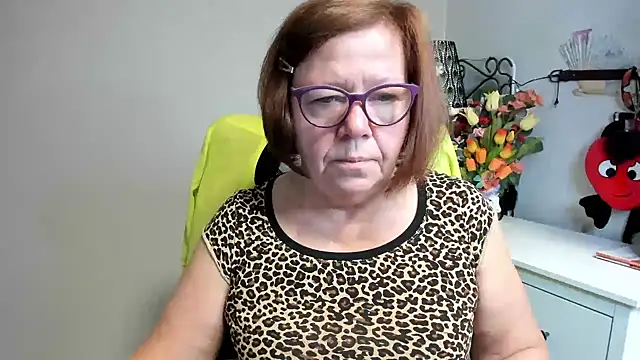 Snapshot of Adelewildx chatting on 06-12-26, 03:16 Adelewildx online show from 06-12-26, 03:16