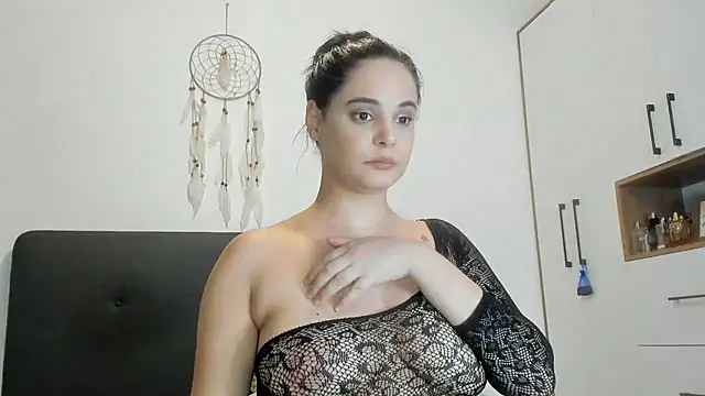 Snapshot of Allees95 chatting on 03-20-25, 05:36 Allees95 online show from 03-20-25, 05:36