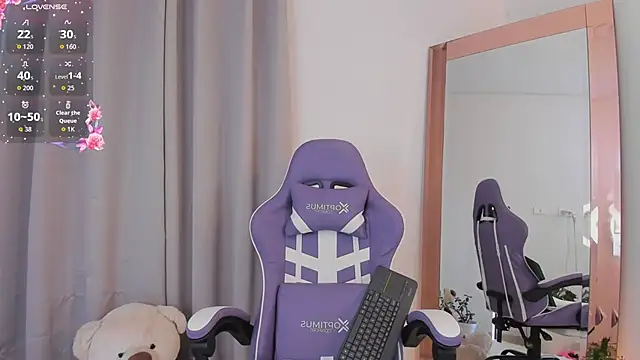 roxie gates  online show from 02-12-26, 01:00