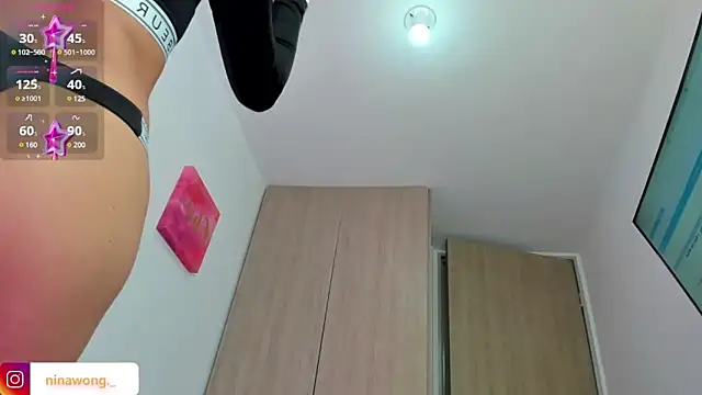 Snapshot of NinaWong chatting on 02-28-25, 05:04 NinaWong online show from 02-28-25, 05:04