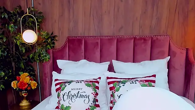 AdoraLynn online show from 12-14-24, 09:24