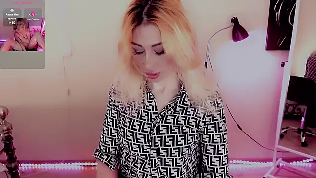 AnnieGOld  online show from 02-22-25, 11:03