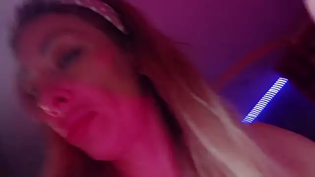 AnnieGOld  online show from 09-13-25, 10:53