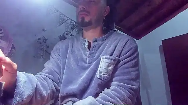 Snapshot of Baky_sexy chatting on 10-28-25, 10:52 Baky sexy online show from 10-28-25, 10:52