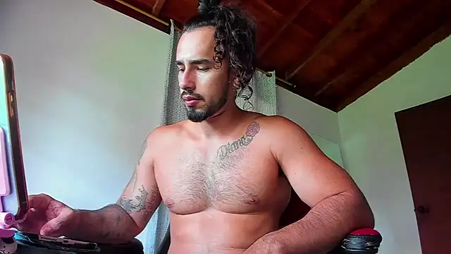 Snapshot of Baky_sexy chatting on 11-11-25, 03:56 Baky sexy online show from 11-11-25, 03:56