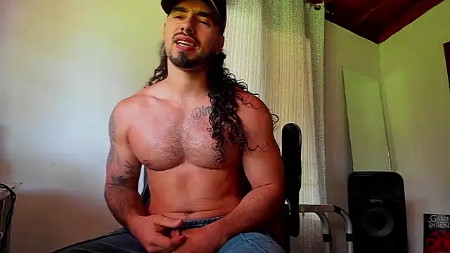 Snapshot of Baky_sexy chatting on 02-14-26, 01:52 Baky sexy online show from 02-14-26, 01:52