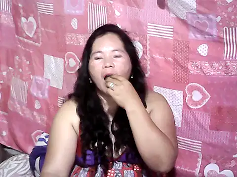 Snapshot of hotpusie_4u chatting on 05-11-26, 02:12 hotpusie 4u online show from 05-11-26, 02:12