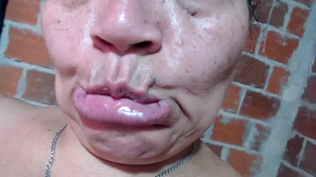 Snapshot of juanys_asshot chatting on 03-20-25, 01:04 juanys asshot online show from 03-20-25, 01:04