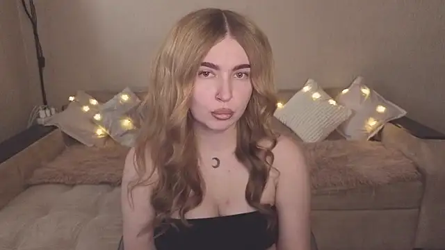 ViolettaLopez online show from 10-21-25, 01:12