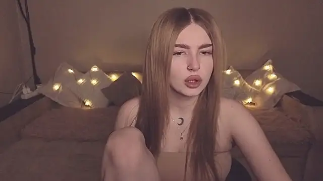 ViolettaLopez online show from 01-09-26, 01:25