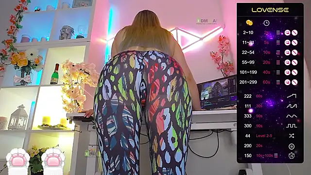 Elena-Marilyn online show from 01-26-25, 08:13