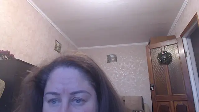 Amy August online show from 04-25-26, 04:04