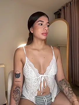 Veronica ar online show from 04-25-26, 03:09