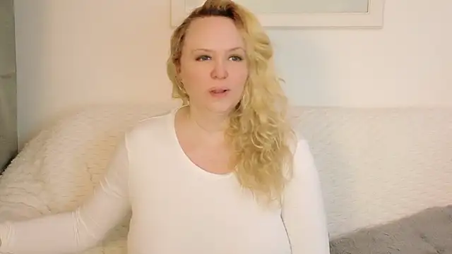 Sarah4you online show from 03-06-26, 05:42