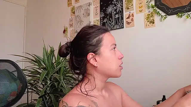 Snapshot of kinky_rider chatting on 05-15-26, 02:24 kinky rider online show from 05-15-26, 02:24