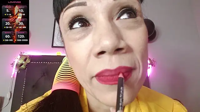 Snapshot of CharlotteLemke chatting on 10-30-25, 01:12 CharlotteLemke online show from 10-30-25, 01:12