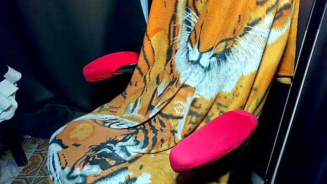 Snapshot of sexydame88 chatting on 12-03-25, 09:18 sexydame88 online show from 12-03-25, 09:18