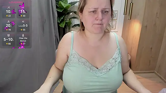 Snapshot of ScarlettSoft chatting on 12-10-24, 05:39 ScarlettSoft online show from 12-10-24, 05:39