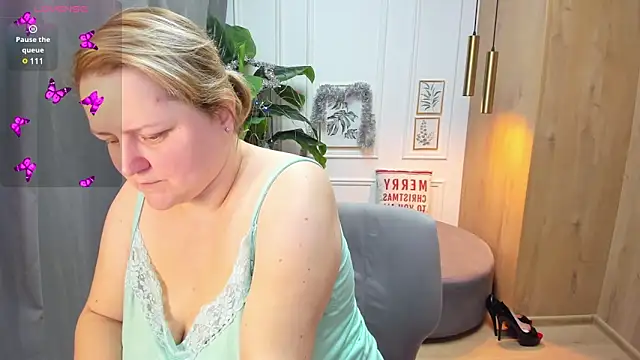 Snapshot of ScarlettSoft chatting on 12-26-24, 05:47 ScarlettSoft online show from 12-26-24, 05:47