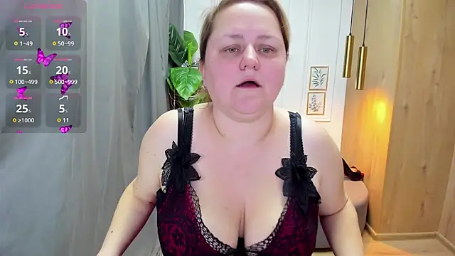 Snapshot of ScarlettSoft chatting on 01-06-25, 05:52 ScarlettSoft online show from 01-06-25, 05:52