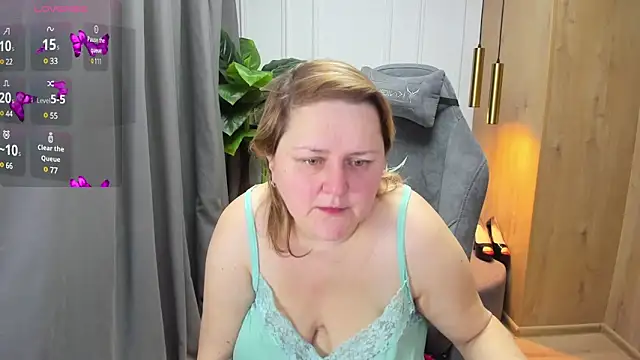 Snapshot of ScarlettSoft chatting on 01-28-25, 05:43 ScarlettSoft online show from 01-28-25, 05:43