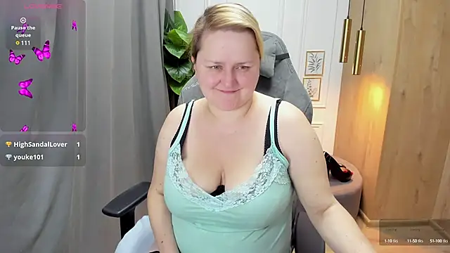 Snapshot of ScarlettSoft chatting on 03-10-25, 08:37 ScarlettSoft online show from 03-10-25, 08:37