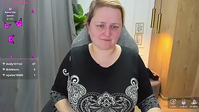 Snapshot of ScarlettSoft chatting on 03-11-25, 12:06 ScarlettSoft online show from 03-11-25, 12:06