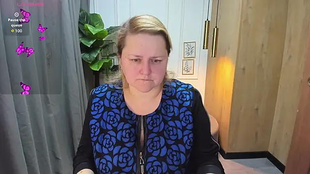 Snapshot of ScarlettSoft chatting on 10-21-25, 05:19 ScarlettSoft online show from 10-21-25, 05:19